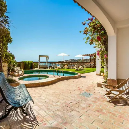 Beautiful Algarve 5 Bedrooms Pilar Amazing & Sea Views فيلة البوفيرا