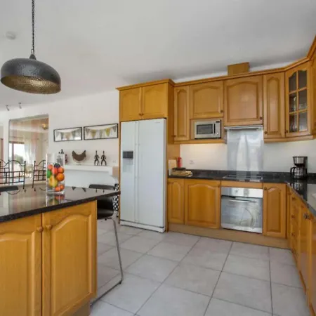 Beautiful Algarve 5 Bedrooms Pilar Amazing & Sea Views * Албуфейра