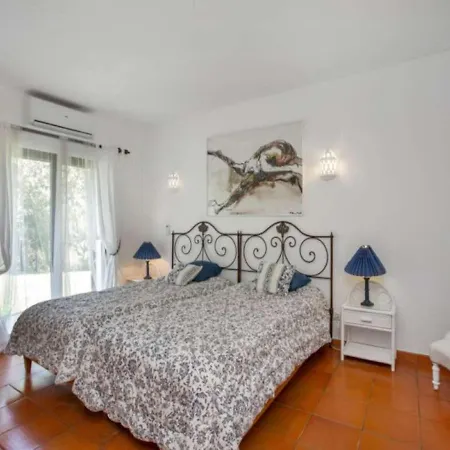 Beautiful Algarve 5 Bedrooms Pilar Amazing & Sea Views فيلة