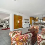 Beautiful Algarve 5 Bedrooms Pilar Amazing & Sea Views *
